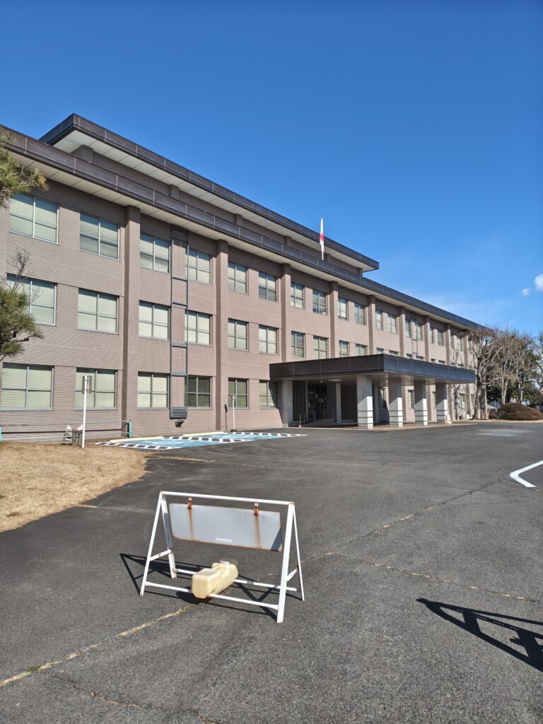 宇都宮(地方)簡易裁判所の建物、正面